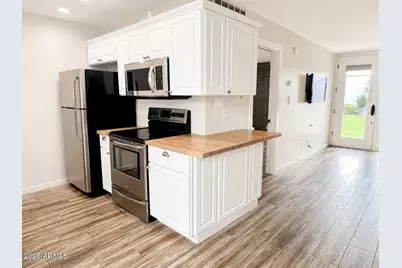 4202 N 38th Street #Apt 2, Phoenix, AZ 85018 - Photo 8