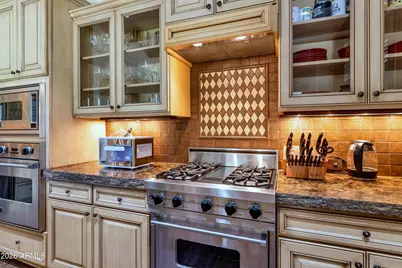 4735 N 32nd Place, Phoenix, AZ 85018 - Photo 16