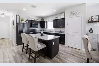 4590 S 237th Drive, Buckeye, AZ 85326 - Photo 4
