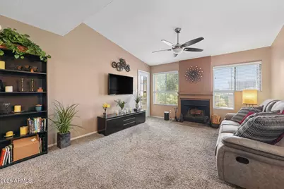 1880 E Morten Avenue #214, Phoenix, AZ 85020 - Photo 4