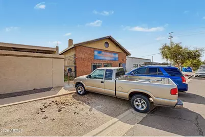 6819 N 55th Drive, Glendale, AZ 85301 - Photo 2