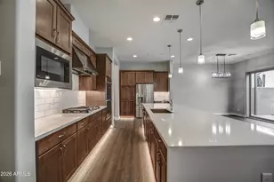 1979 W Desert Hollow Dr, Phoenix, AZ 85085 - Photo 10