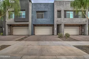 1979 W Desert Hollow Dr, Phoenix, AZ 85085 - Photo 2
