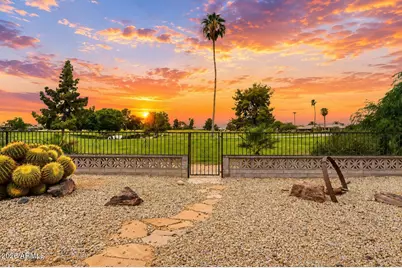 19820 N Cherry Tree Lane, Sun City, AZ 85373 - Photo 2