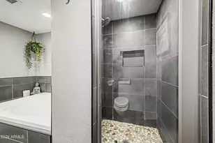 3960 W Glenaire Dr, Phoenix, AZ 85053 - Photo 24