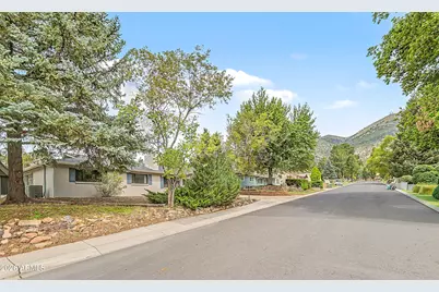3207 N Manor Road, Flagstaff, AZ 86004 - Photo 4