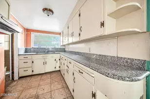 915 W Tamarisk St, Phoenix, AZ 85041 - Photo 14