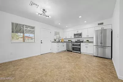 242 E Heather Avenue, Gilbert, AZ 85234 - Photo 4