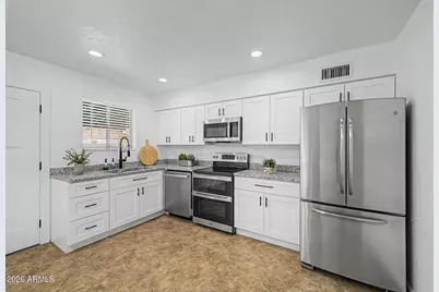 242 E Heather Avenue, Gilbert, AZ 85234 - Photo 6