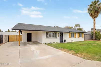 242 E Heather Avenue, Gilbert, AZ 85234 - Photo 2