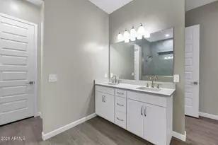 21926 N 61st Wy, Phoenix, AZ 85054 - Photo 30