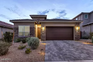 21926 N 61st Wy, Phoenix, AZ 85054 - Photo 2