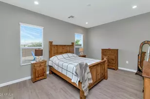 21926 N 61st Wy, Phoenix, AZ 85054 - Photo 28