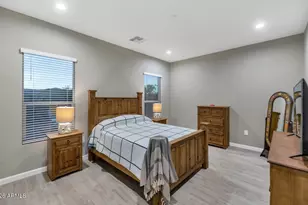 21926 N 61st Wy, Phoenix, AZ 85054 - Photo 26