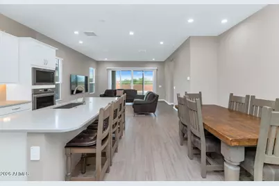 21926 N 61st Way, Phoenix, AZ 85054 - Photo 12
