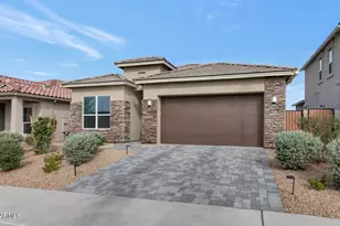 21926 N 61st Wy, Phoenix, AZ 85054 - Photo 4