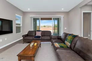 21926 N 61st Wy, Phoenix, AZ 85054 - Photo 18