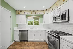 10515 W Kingswood Cir, Sun City, AZ 85351 - Photo 14