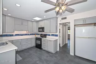 9237 N 111th Ave, Sun City, AZ 85351 - Photo 10