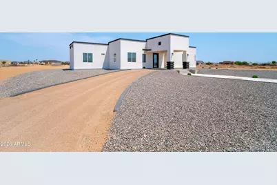 25778 W Peakview Road, Wittmann, AZ 85361 - Photo 2