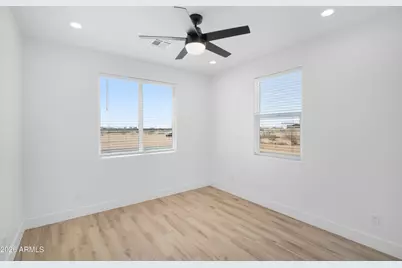 25778 W Peakview Road, Wittmann, AZ 85361 - Photo 18