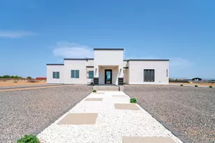 25778 W Peakview Rd, Wittmann, AZ 85361 - Photo 1
