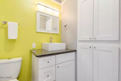 4750 N Central Avenue #8L, Phoenix, AZ 85012 - Photo 12