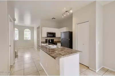 6616 W Johnson Street W, Phoenix, AZ 85043 - Photo 10