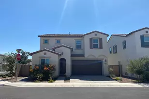 823 W Gail Dr, Chandler, AZ 85225 - Photo 2