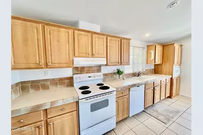 10960 N 67th Avenue #94, Glendale, AZ 85304 - Photo 2