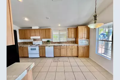 10960 N 67th Avenue #94, Glendale, AZ 85304 - Photo 8