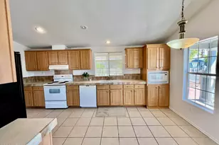 10960 N 67th Ave, Glendale, AZ 85304 - Photo 8
