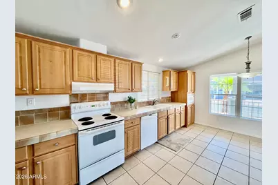 10960 N 67th Avenue #94, Glendale, AZ 85304 - Photo 6