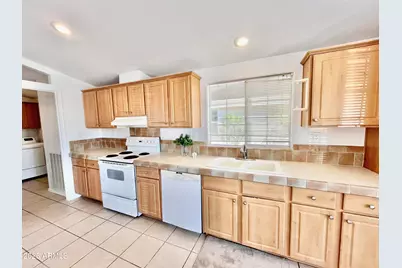 10960 N 67th Avenue #94, Glendale, AZ 85304 - Photo 4