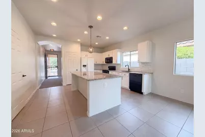 810 W Whistling Thorn Avenue, San Tan Valley, AZ 85140 - Photo 2