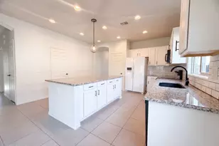 810 W Whistling Thorn Ave, San Tan Valley, AZ 85140 - Photo 6