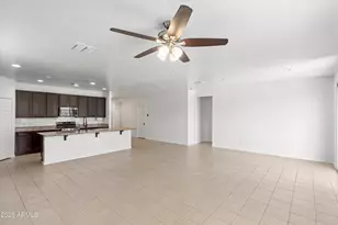 7123 S 34th Ln, Phoenix, AZ 85041 - Photo 8