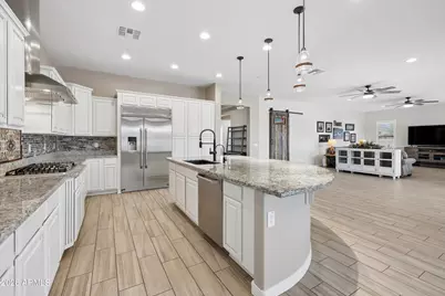 7551 W Saguaro Park Lane, Peoria, AZ 85383 - Photo 8