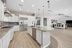 7551 W Saguaro Park Ln, Peoria, AZ 85383 - Photo 8