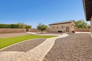 7551 W Saguaro Park Ln, Peoria, AZ 85383 - Photo 46