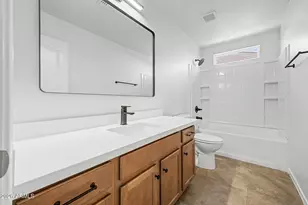 886 S Huish Dr, Gilbert, AZ 85296 - Photo 32