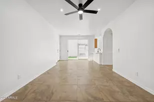 886 S Huish Dr, Gilbert, AZ 85296 - Photo 8