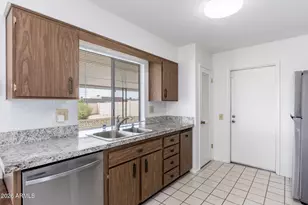 10201 W Sutters Gold Ln, Sun City, AZ 85351 - Photo 10