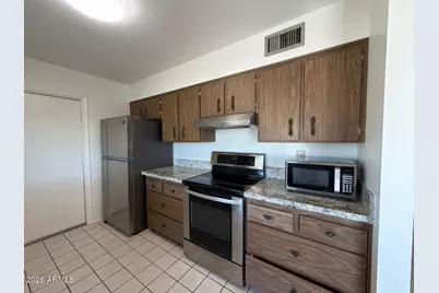 10201 W Sutters Gold Lane, Sun City, AZ 85351 - Photo 12