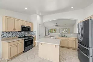 15957 W Sheila Ln, Goodyear, AZ 85395 - Photo 8