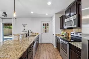 5502 S Hazelton Ln, Tempe, AZ 85283 - Photo 14
