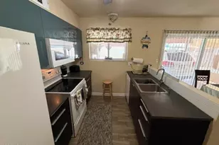 812 W Villa Rita Dr, Phoenix, AZ 85023 - Photo 2