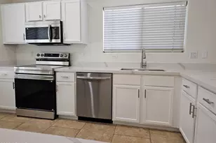 2556 W Tamarisk Ave, Phoenix, AZ 85041 - Photo 14