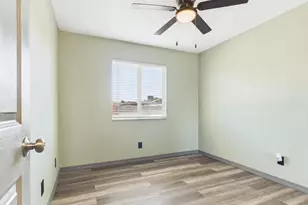 19826 N 34th Dr, Phoenix, AZ 85027 - Photo 10