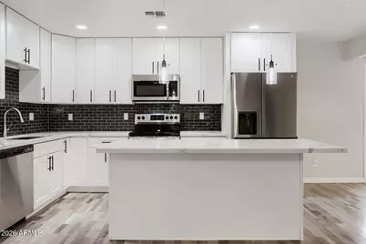5755 W Sunnyside Drive, Glendale, AZ 85304 - Photo 10